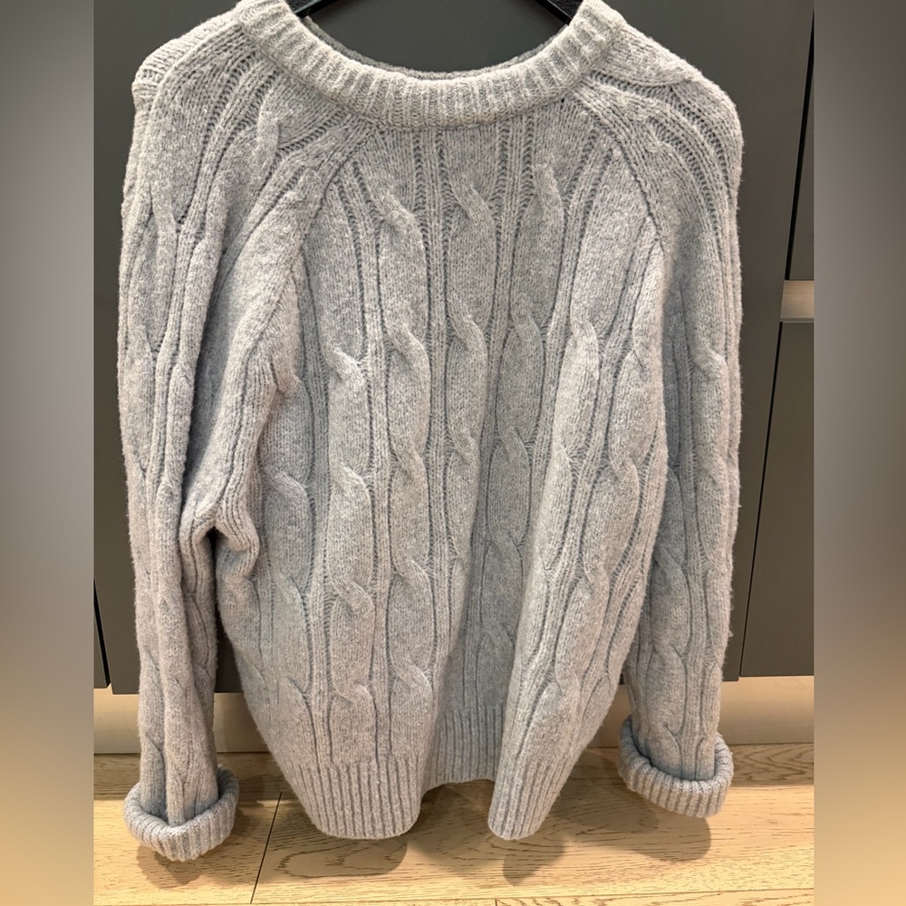 abercrombie & fitch gray cable knit sweater